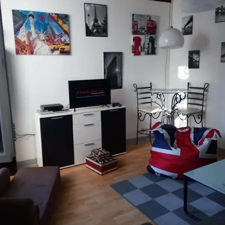 18 Rue Voltaire * Tours