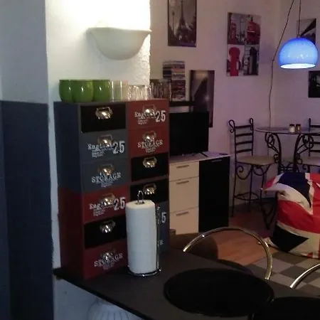 דירה 18 Rue Voltaire